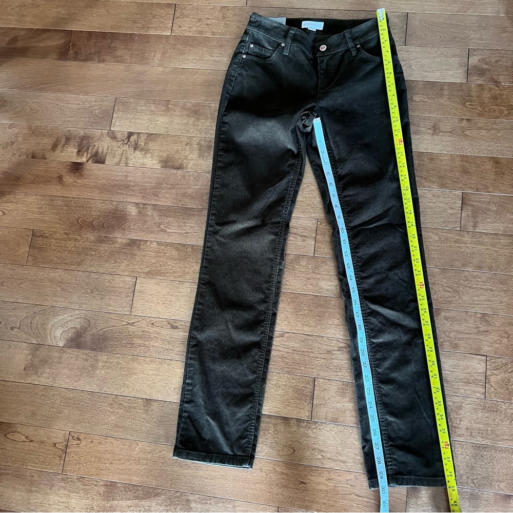 Aritzia Golden by TNA Low Rise Straight Dark Olive Corduroy Pants Size 24 NWT - Picture 12 of 17